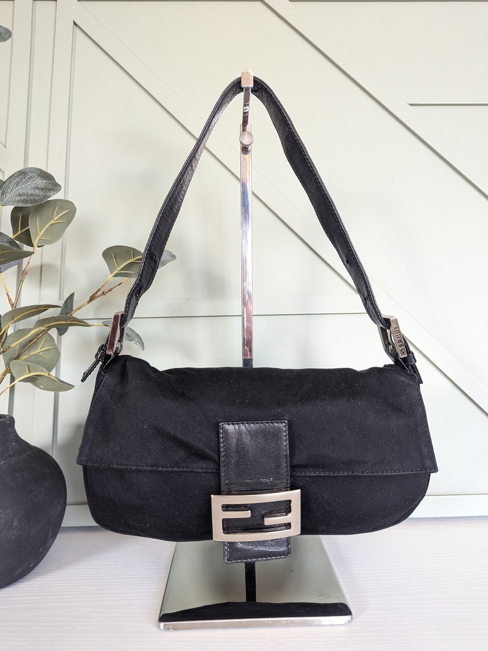 iconic Fendi Mamma Baguette shoulder bag